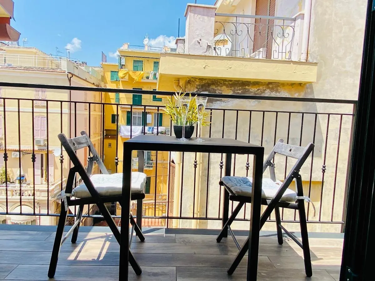 Moderno Appartamento Al Centro Sanremo Italy